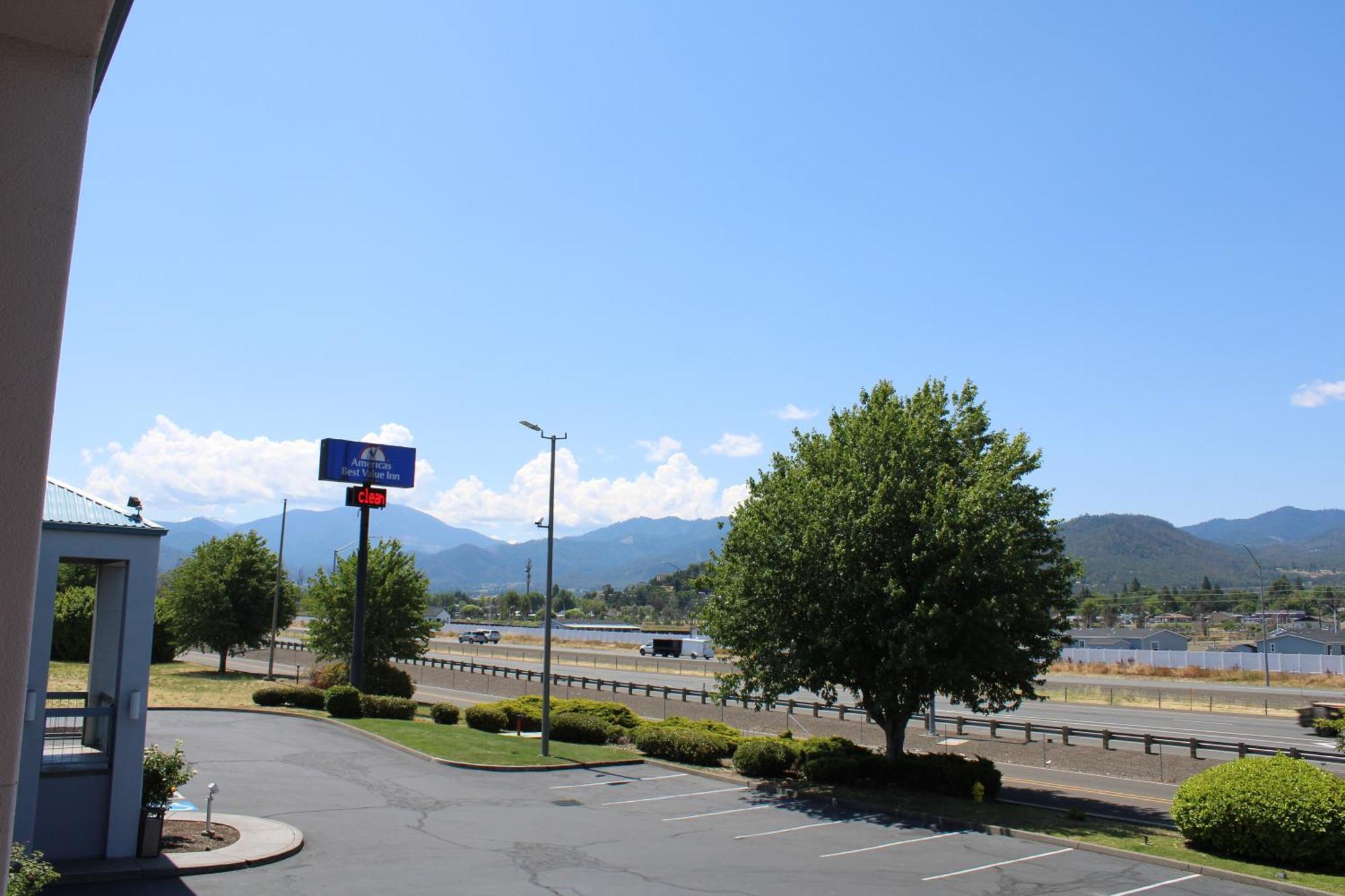 Americas Best Value Inn - Phoenix / Ashland Exteriér fotografie