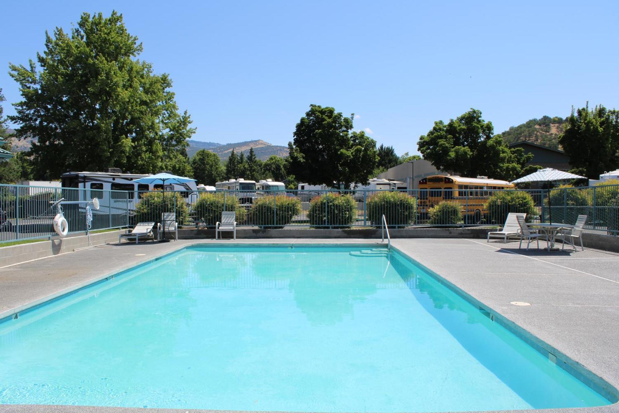 Americas Best Value Inn - Phoenix / Ashland Exteriér fotografie